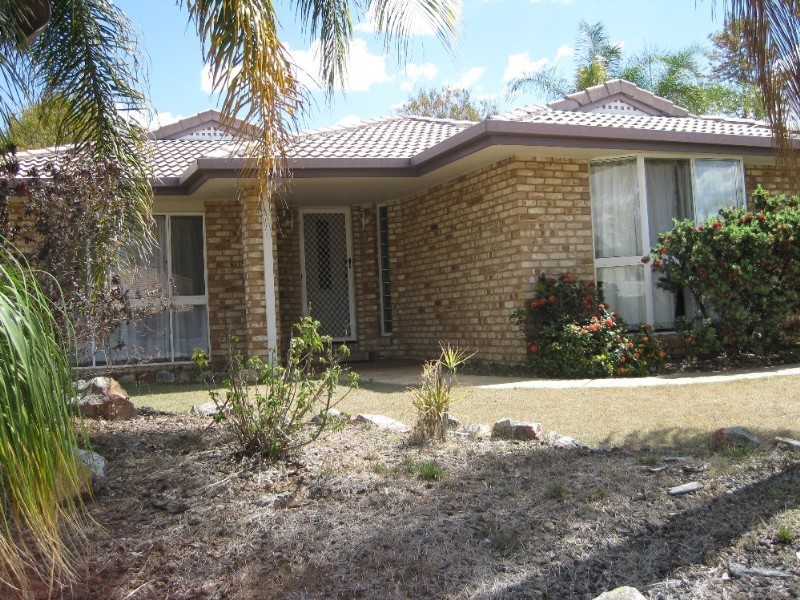 15 Helmsley Court, Yamanto QLD 4305