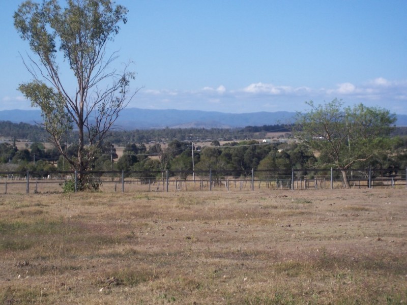 10 Linnings Road, Haigslea QLD 4306
