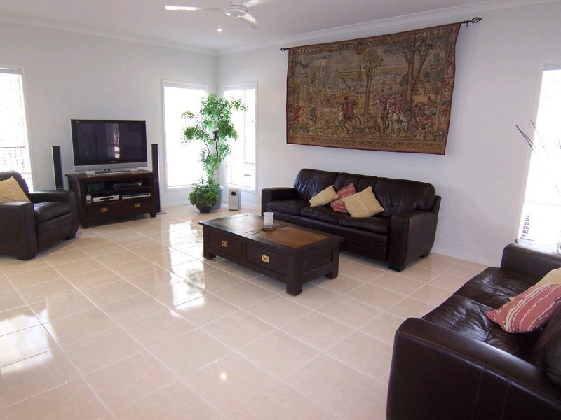 7 Jack Kerr Court, Mount Crosby QLD 4306