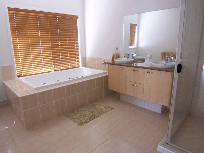 7 Jack Kerr Court, Mount Crosby QLD 4306