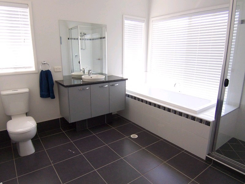 7 Jack Kerr Court, Mount Crosby QLD 4306