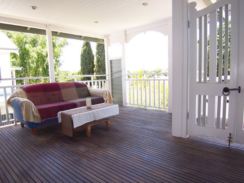 11 Easton Street, Newtown QLD 4305