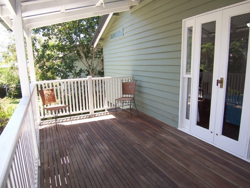 11 Easton Street, Newtown QLD 4305