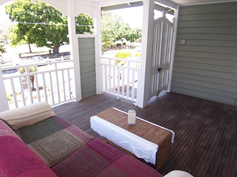 11 Easton Street, Newtown QLD 4305
