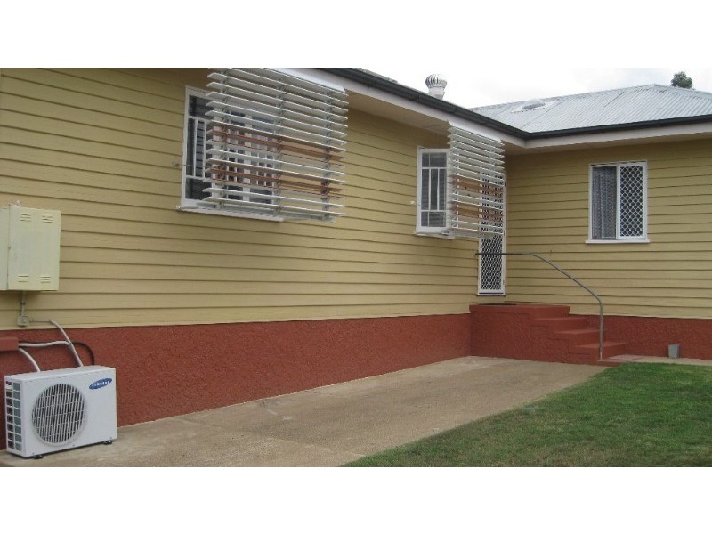 32 Emerald Street, Brassall QLD 4305