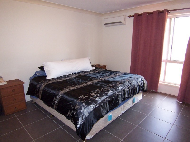 32  Caledonian Road, Thagoona QLD 4306