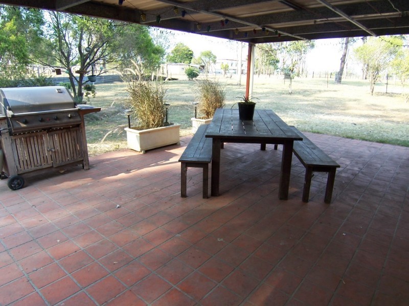 32  Caledonian Road, Thagoona QLD 4306