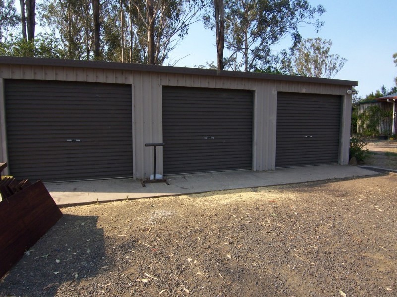 32  Caledonian Road, Thagoona QLD 4306