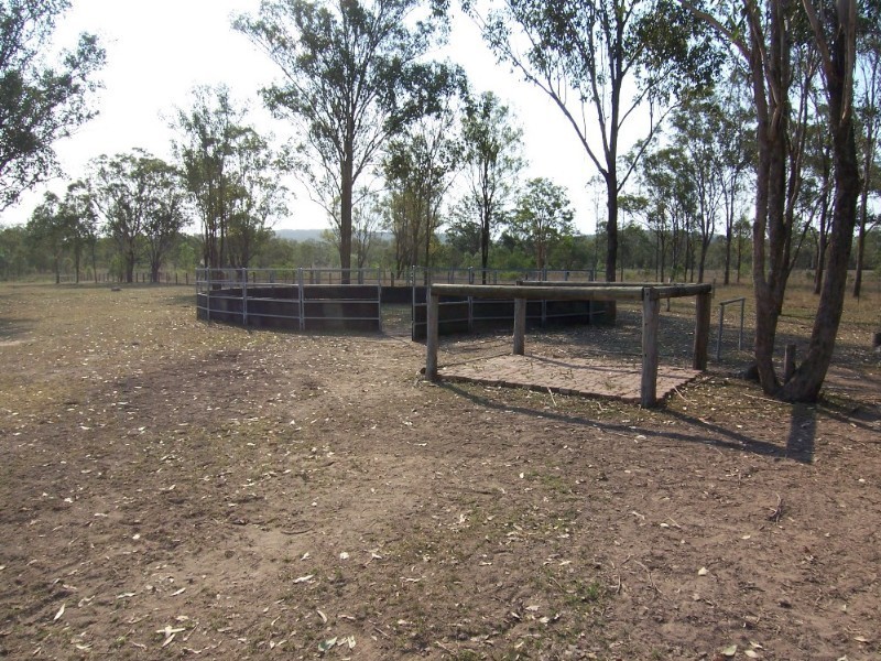 32  Caledonian Road, Thagoona QLD 4306