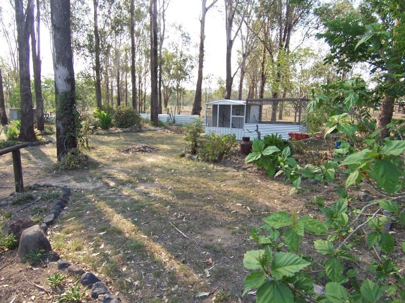 32  Caledonian Road, Thagoona QLD 4306