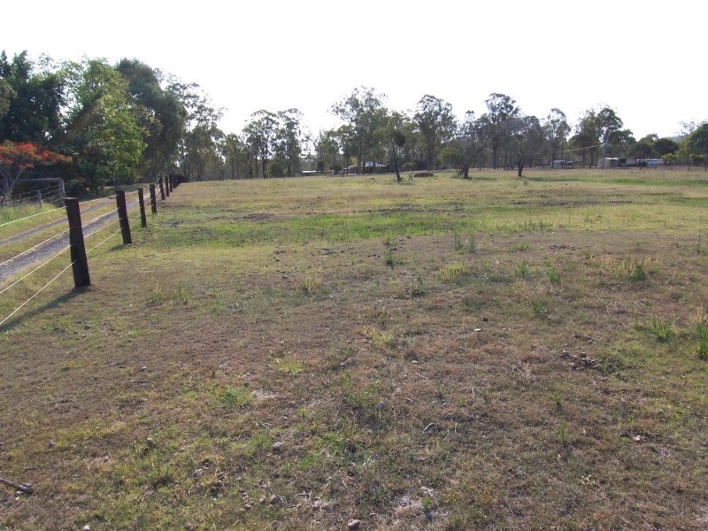 32  Caledonian Road, Thagoona QLD 4306