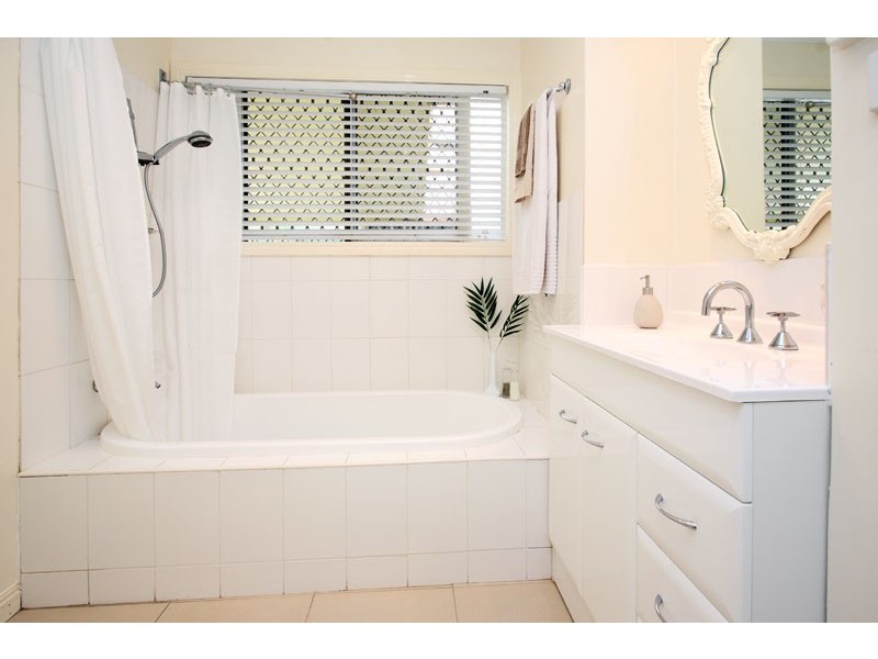 247 Whitehill Road, Raceview QLD 4305