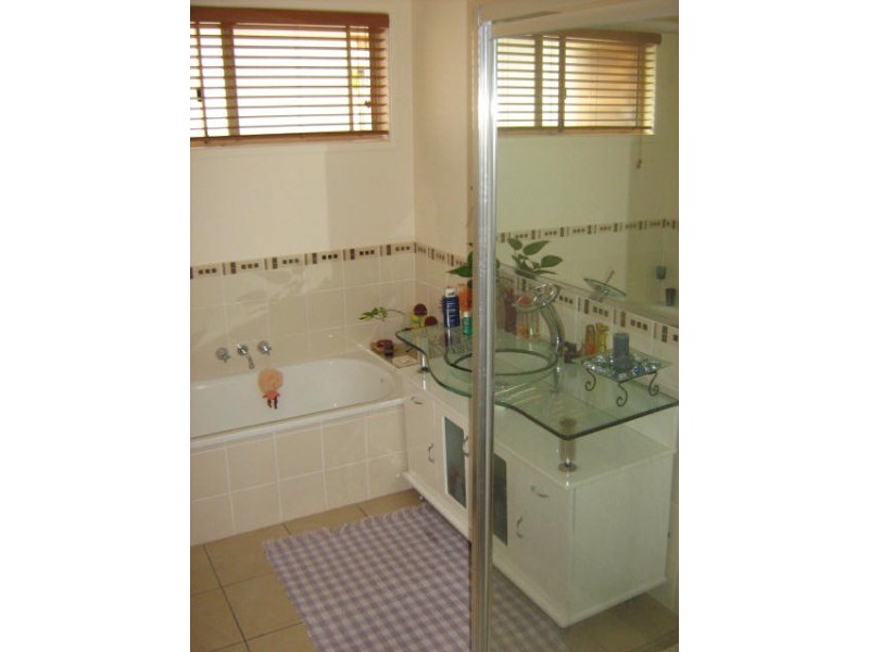 21 Iroquois Court, Brassall QLD 4305