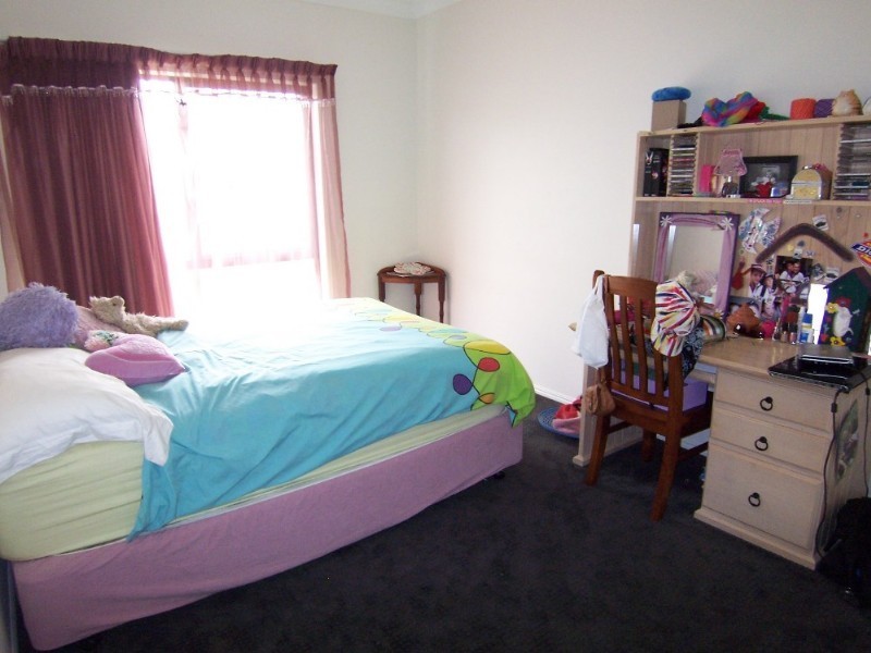 11 CARBINE Court, Karalee QLD 4306