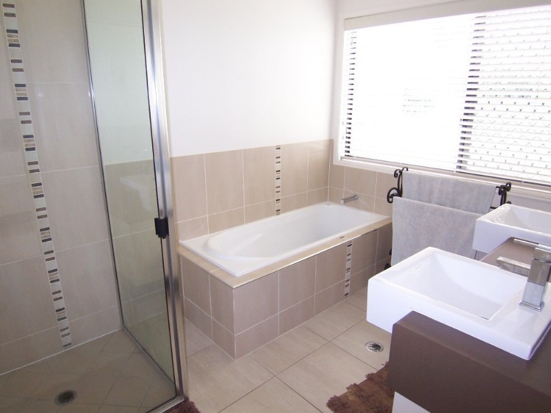 11 CARBINE Court, Karalee QLD 4306