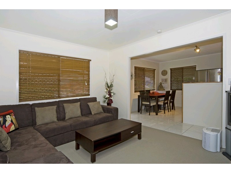 15 Duncan Street, Riverview QLD 4303