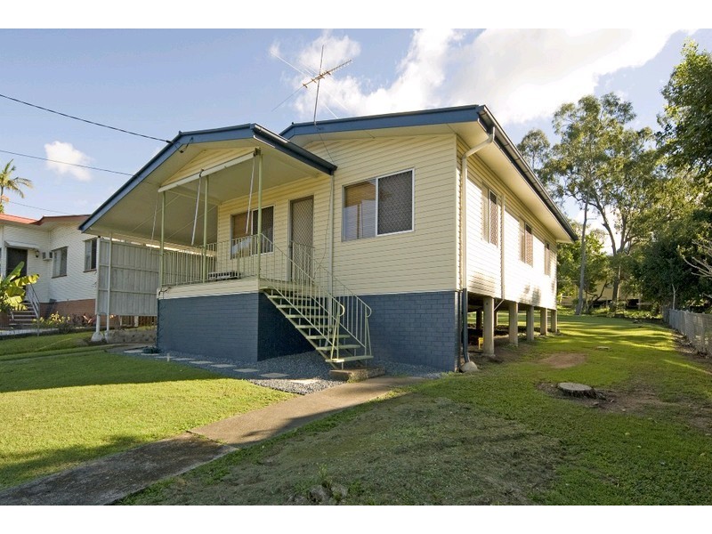 15 Duncan Street, Riverview QLD 4303