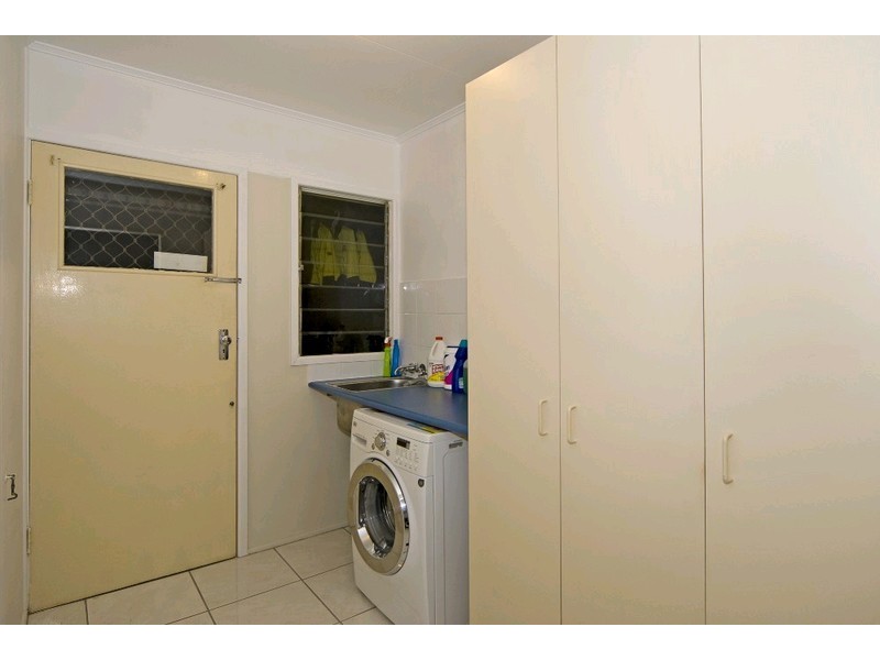 15 Duncan Street, Riverview QLD 4303