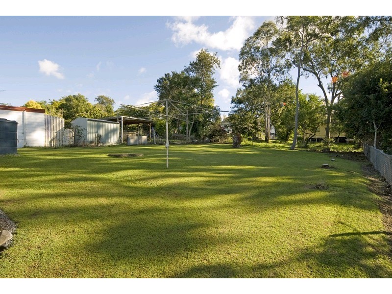 15 Duncan Street, Riverview QLD 4303