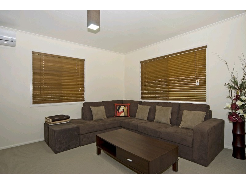 15 Duncan Street, Riverview QLD 4303