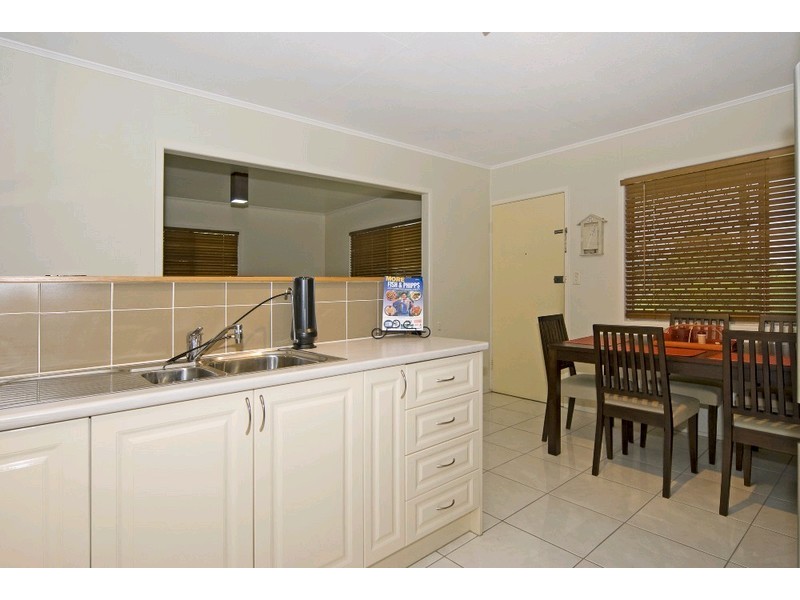 15 Duncan Street, Riverview QLD 4303