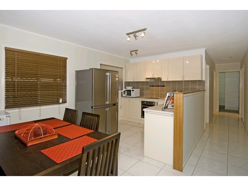 15 Duncan Street, Riverview QLD 4303