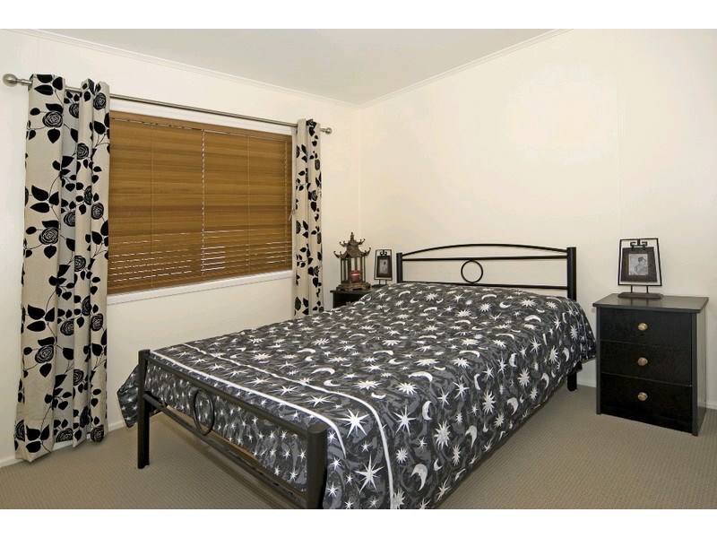 15 Duncan Street, Riverview QLD 4303