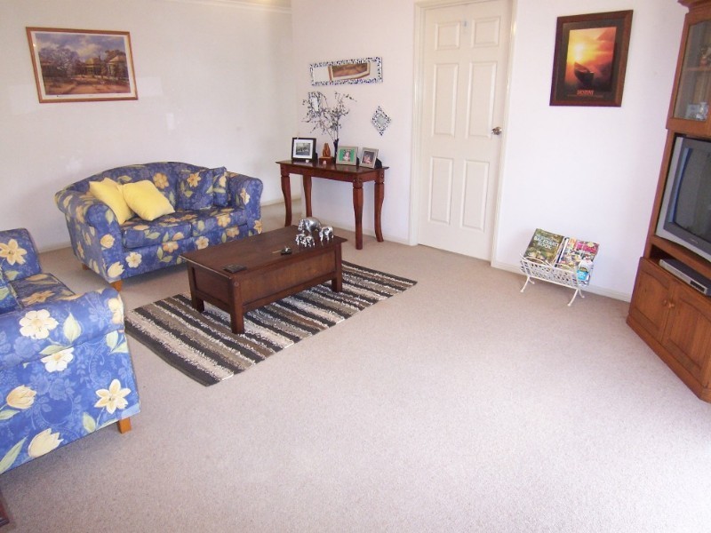 2 Palm Avenue, Raceview QLD 4305