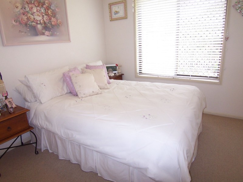 2 Palm Avenue, Raceview QLD 4305