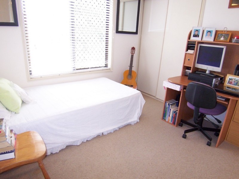 2 Palm Avenue, Raceview QLD 4305