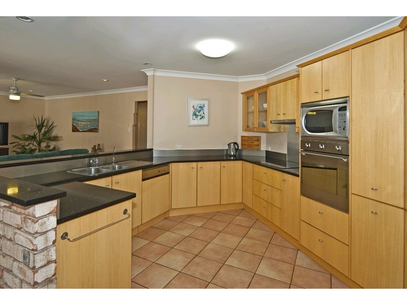 15 Lakewood Court, Flinders View QLD 4305