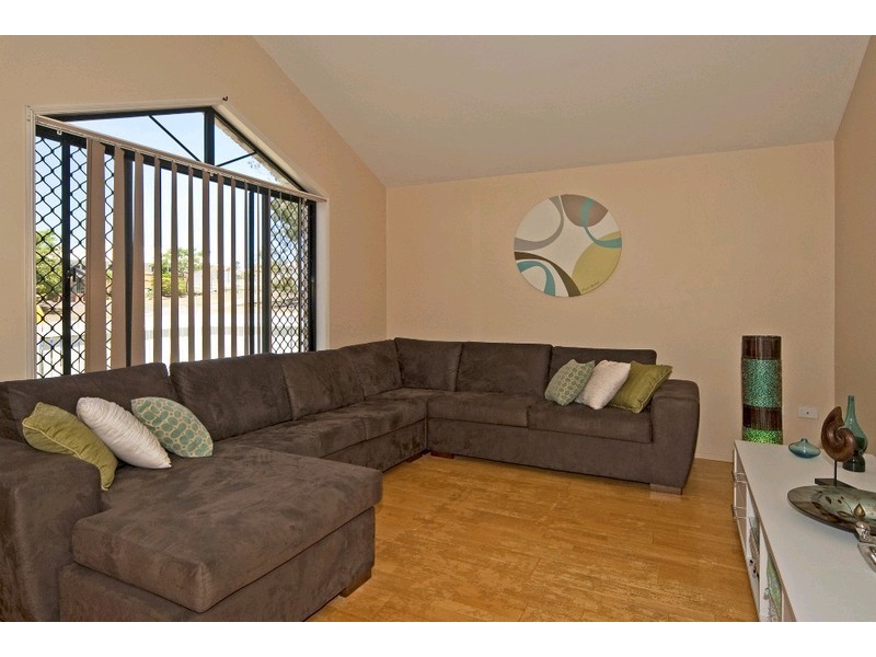 15 Lakewood Court, Flinders View QLD 4305