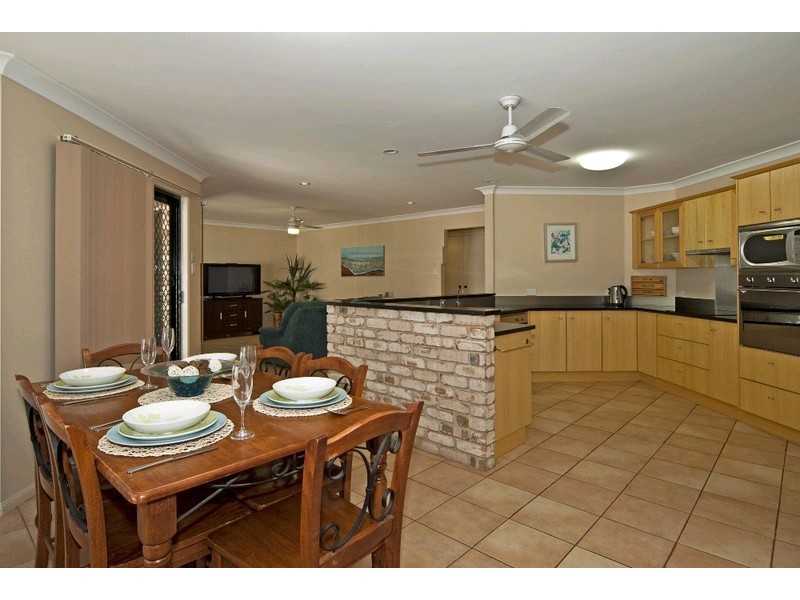 15 Lakewood Court, Flinders View QLD 4305
