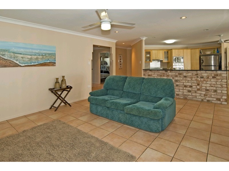 15 Lakewood Court, Flinders View QLD 4305