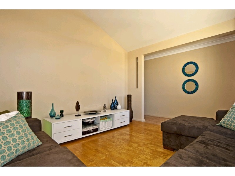 15 Lakewood Court, Flinders View QLD 4305