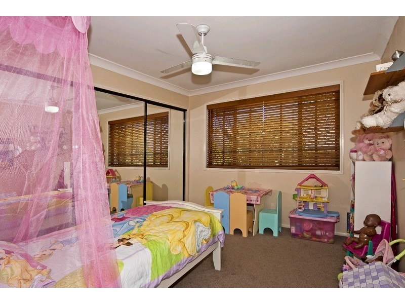 15 Lakewood Court, Flinders View QLD 4305