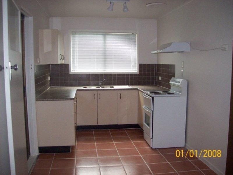 6 Winifred Street, North Booval QLD 4304