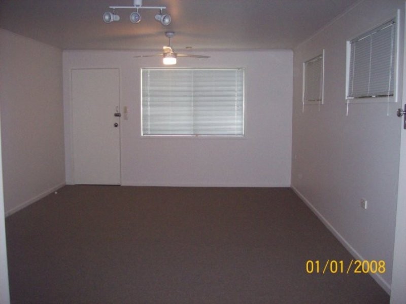 6 Winifred Street, North Booval QLD 4304