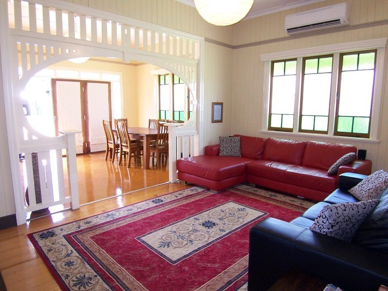 18 Lusitania Street, Newtown QLD 4305