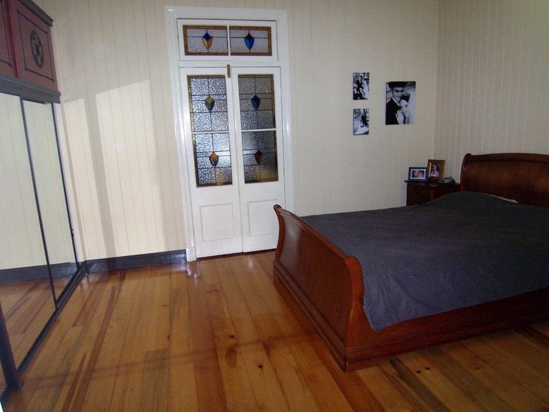 18 Lusitania Street, Newtown QLD 4305