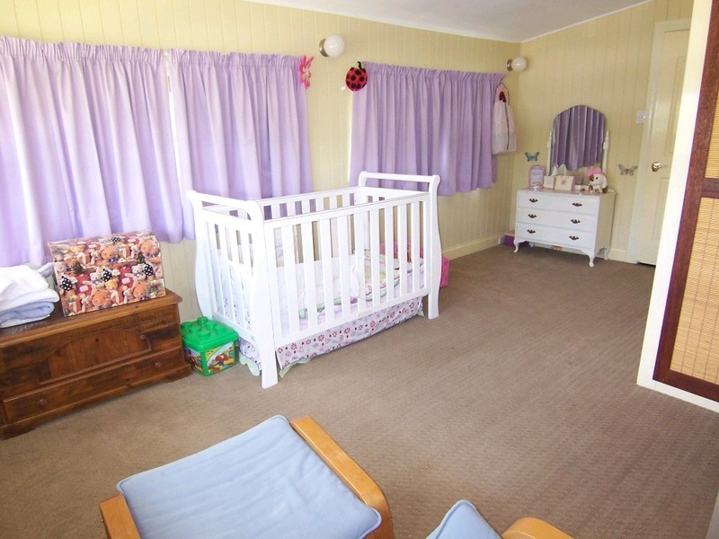 18 Lusitania Street, Newtown QLD 4305