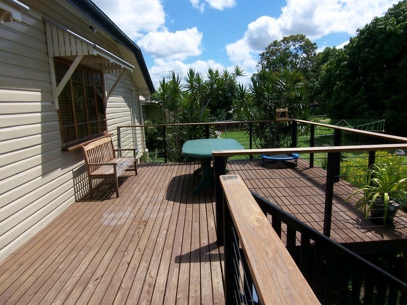 18 Lusitania Street, Newtown QLD 4305