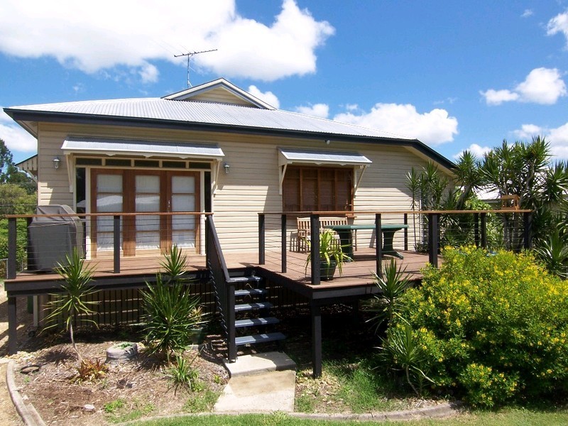 18 Lusitania Street, Newtown QLD 4305