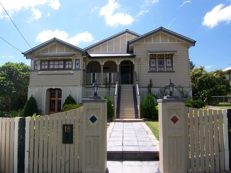 18 Lusitania Street, Newtown QLD 4305