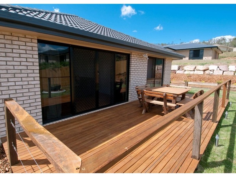 8 Truscot Court, Fernvale QLD 4306