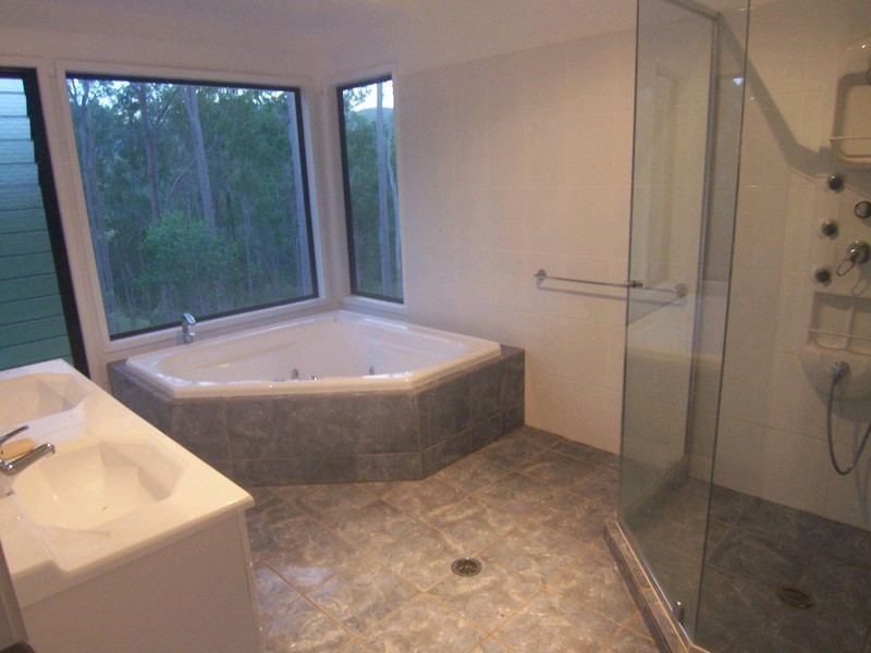 207 George Holt Drive, Mount Crosby QLD 4306