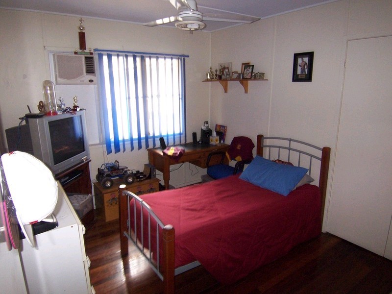 9 Everdina Street, Leichhardt QLD 4305