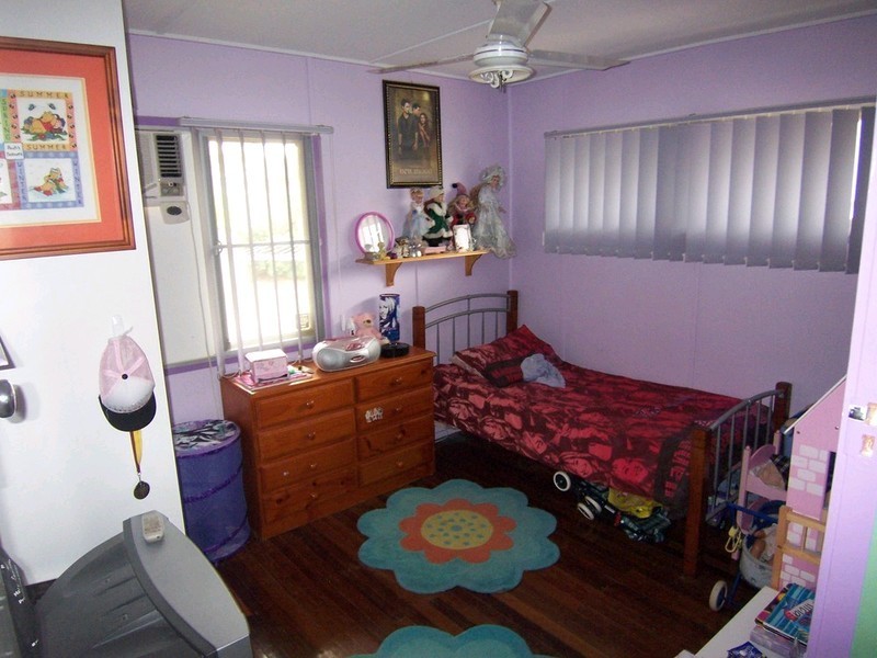 9 Everdina Street, Leichhardt QLD 4305