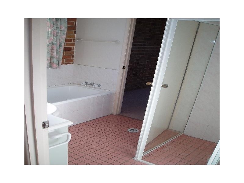 33 Helen Street, North Booval QLD 4304