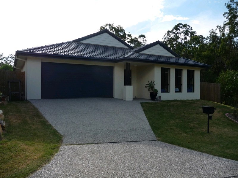 8 Berkeley Circuit, Bellbird Park QLD 4300